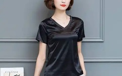 粉嫩害羞小女生